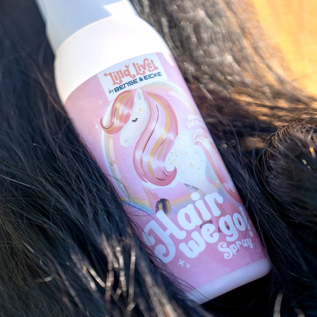 Lilla Livet by Bense&Eicke Hair we go! - Mähnen-, Schweif- & Fellglanzspray für Pferde, entwirrt, Staub- & schmutzabweisend, dermatologisch sehr gut getestete, Made in Germany, 500 ml Sprühflasche
