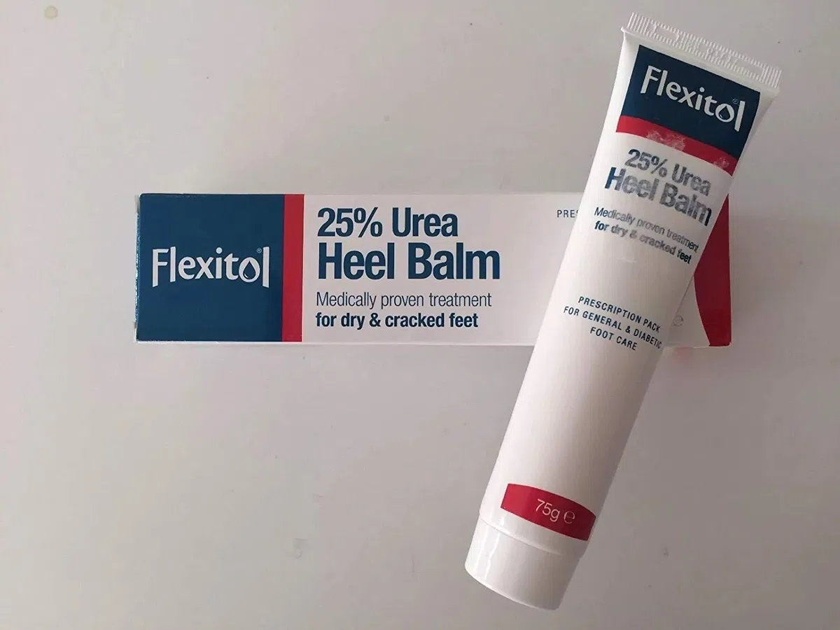 Flexitol Fersenbalsam, 25% Urea, medizinisch bewährte Behandlung für trockene rissige Füße, 75 g (1 Stück)